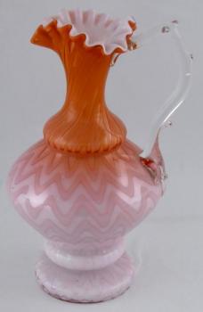 Džbánek z mléèného, rùžového a oranžového skla - N